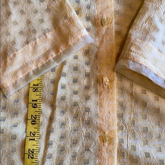 Beautiful sheer, yellow top with check pattern - Picture 4 of 6